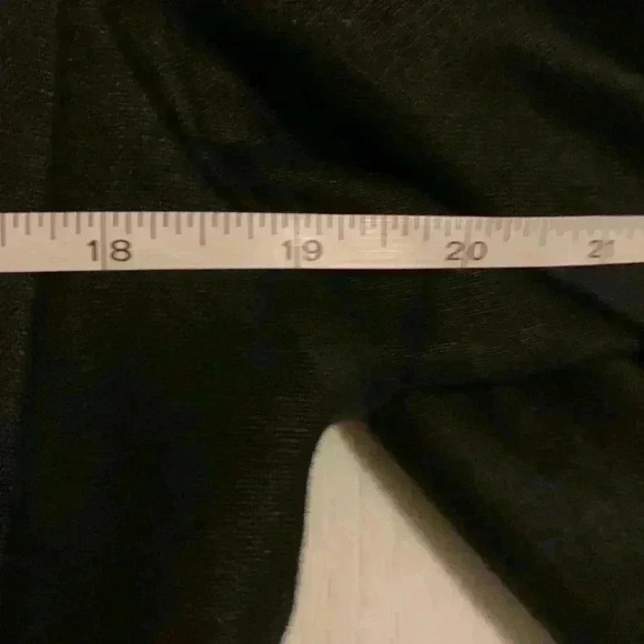 Beautiful linen jacket. Pit to pit measurements is  19 inches. Fall seas… - Picture 5 of 5